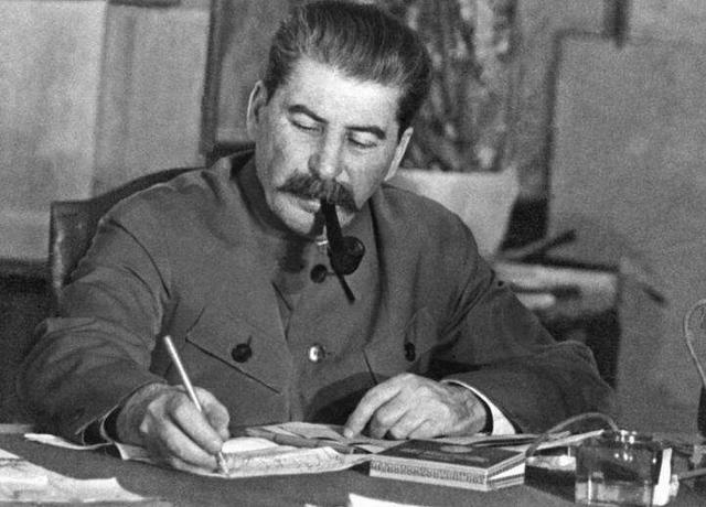 苏联特工制定好了计划，斯大林为何两次拒绝暗杀希特勒